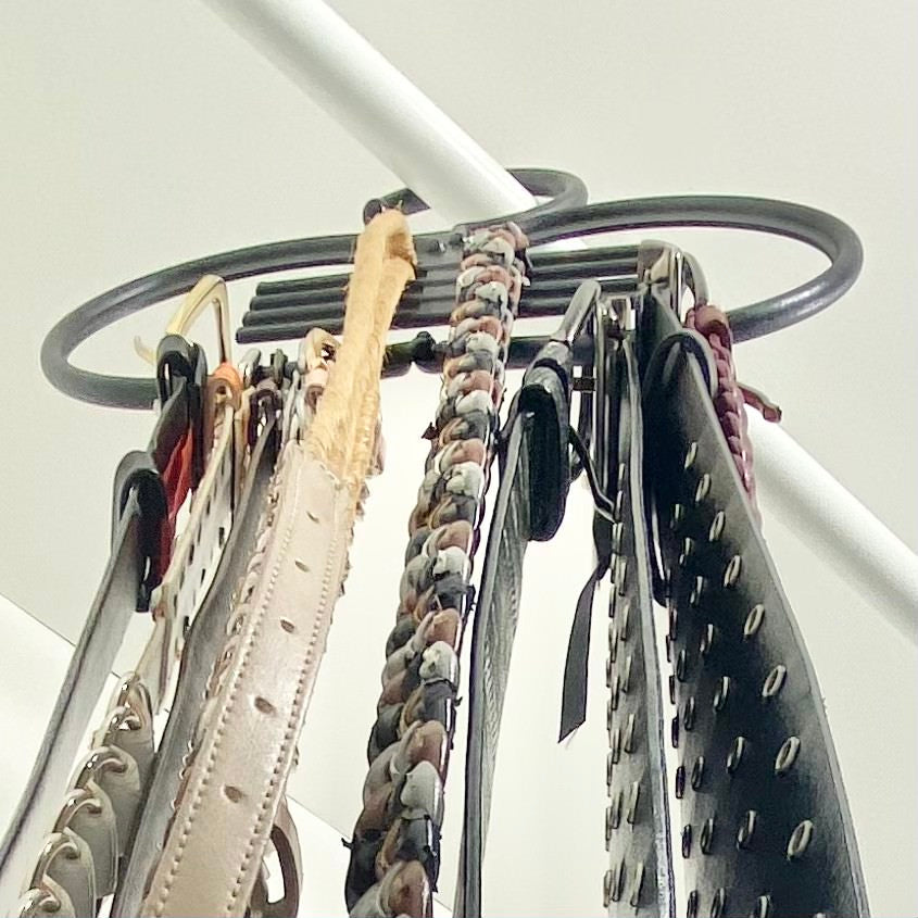 Cabide para malas, cintos e lenços